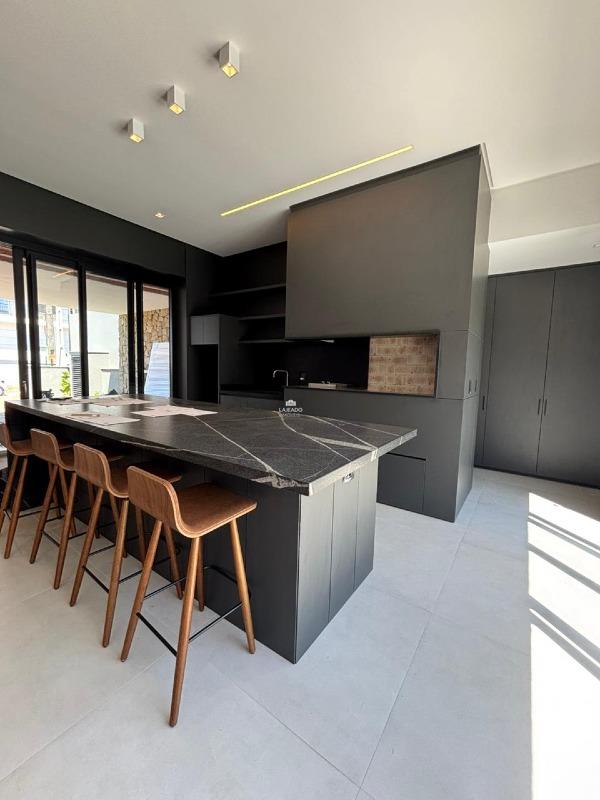 Casa, 3 quartos, 267 m² - Foto 5