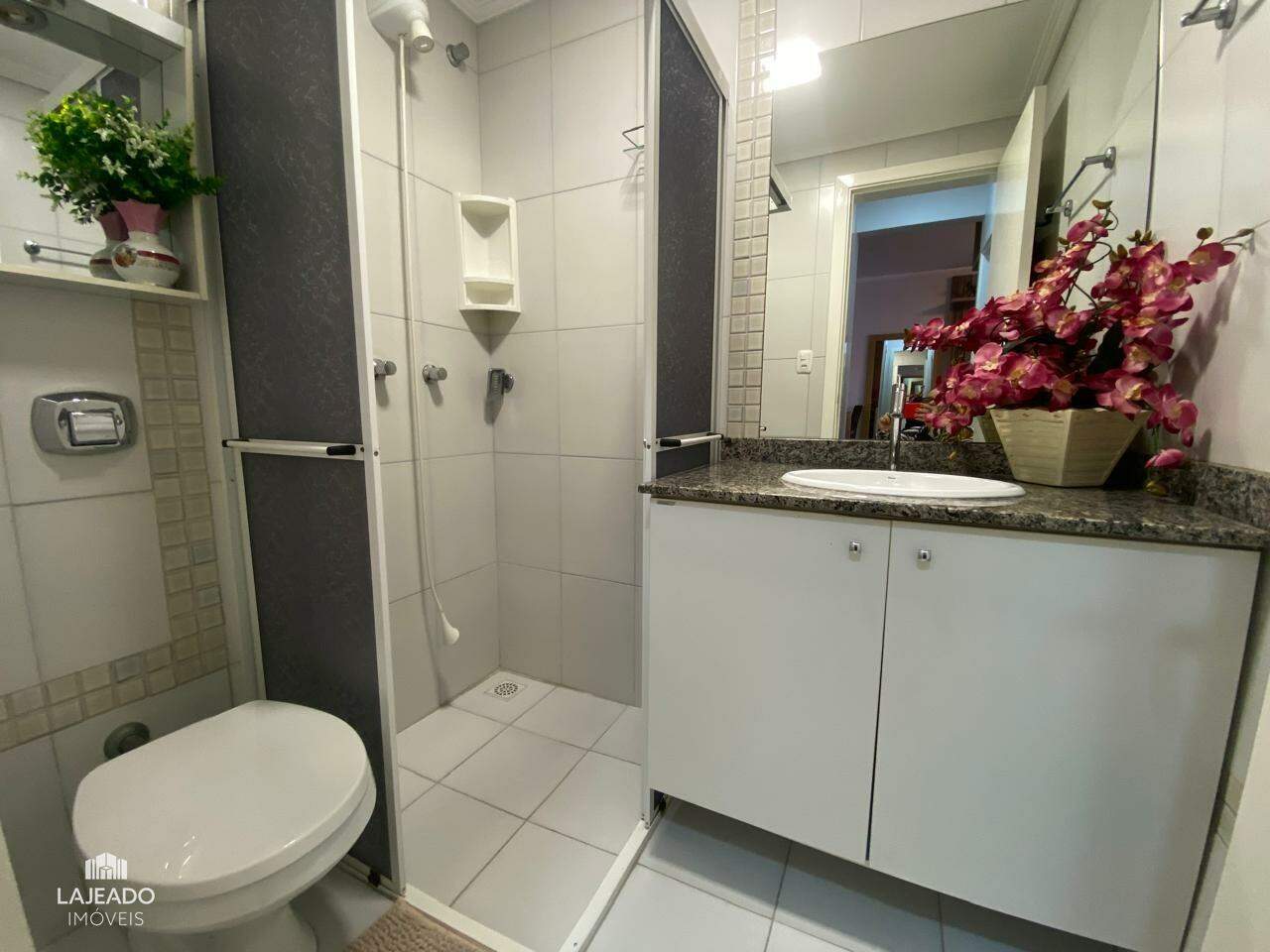 Apartamento à venda com 2 quartos, 67m² - Foto 17