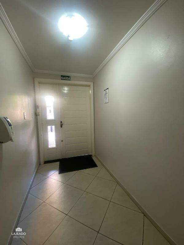 Apartamento à venda com 2 quartos, 67m² - Foto 4