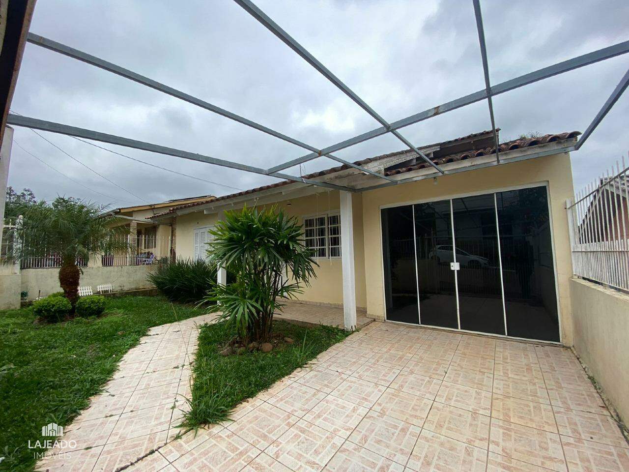 Casa à venda com 3 quartos, 89m² - Foto 2