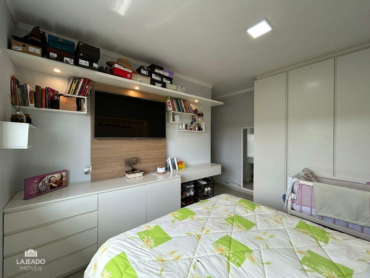 Casa à venda com 2 quartos, 84m² - Foto 7