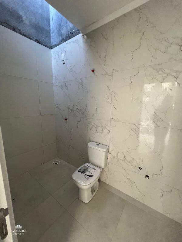 Casa à venda com 2 quartos, 66m² - Foto 6