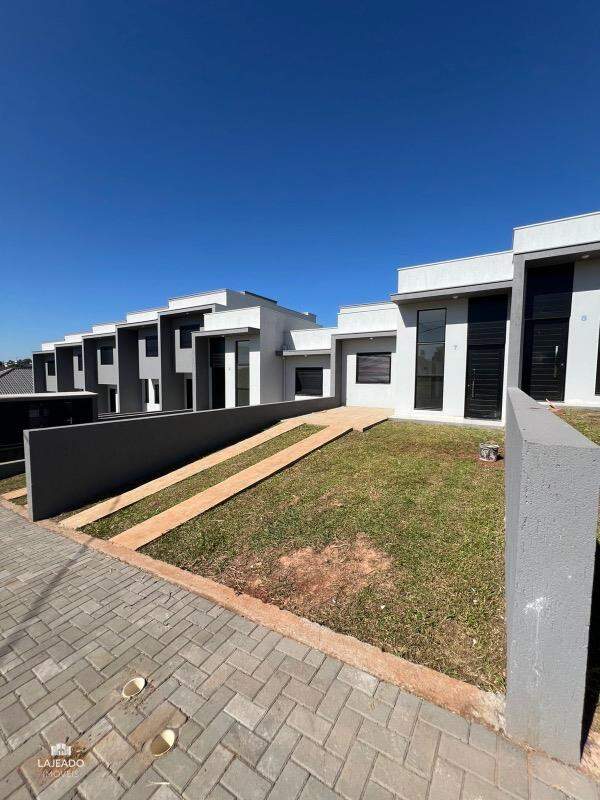 Casa à venda com 2 quartos, 66m² - Foto 2