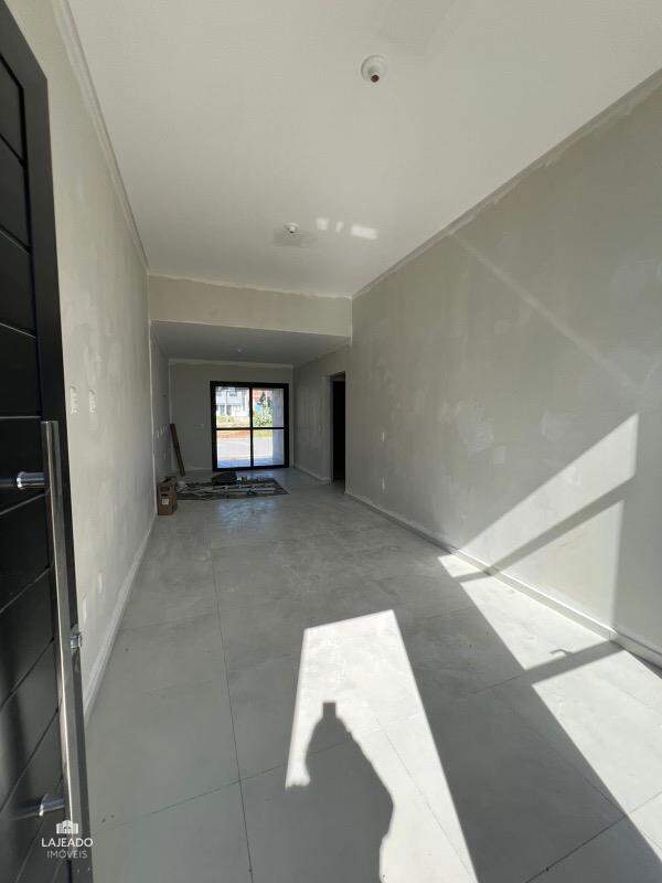 Casa à venda com 2 quartos, 66m² - Foto 3