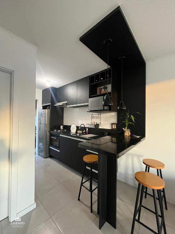 Casa à venda com 2 quartos, 70m² - Foto 6