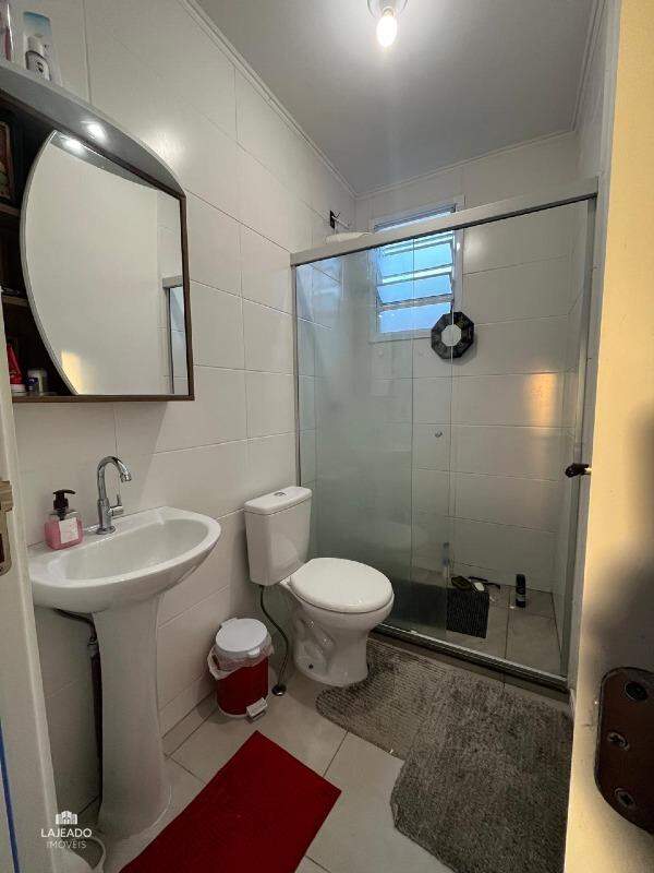 Casa à venda com 2 quartos, 70m² - Foto 7