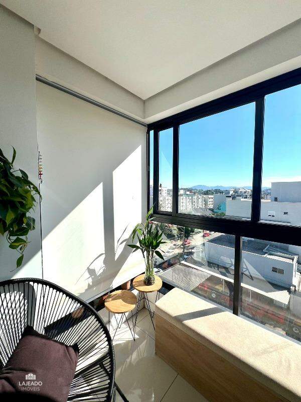 Apartamento à venda com 1 quarto, 55m² - Foto 1