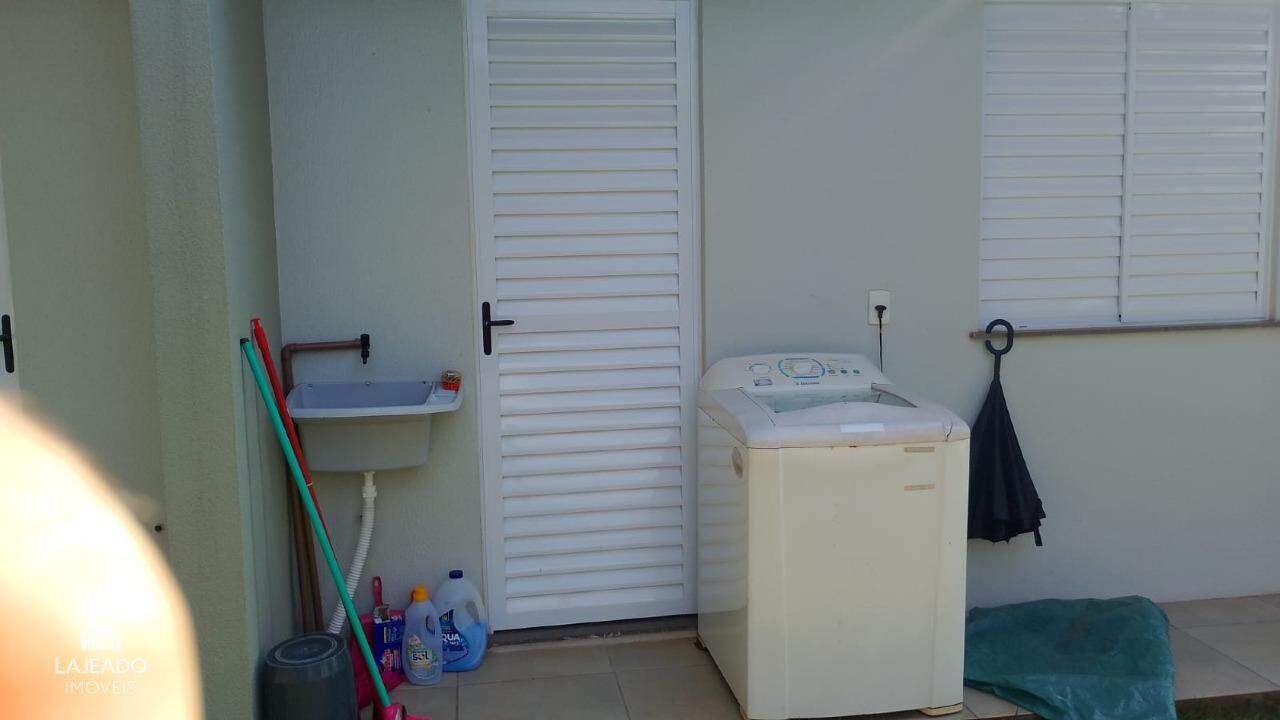 Casa à venda com 2 quartos, 48m² - Foto 3
