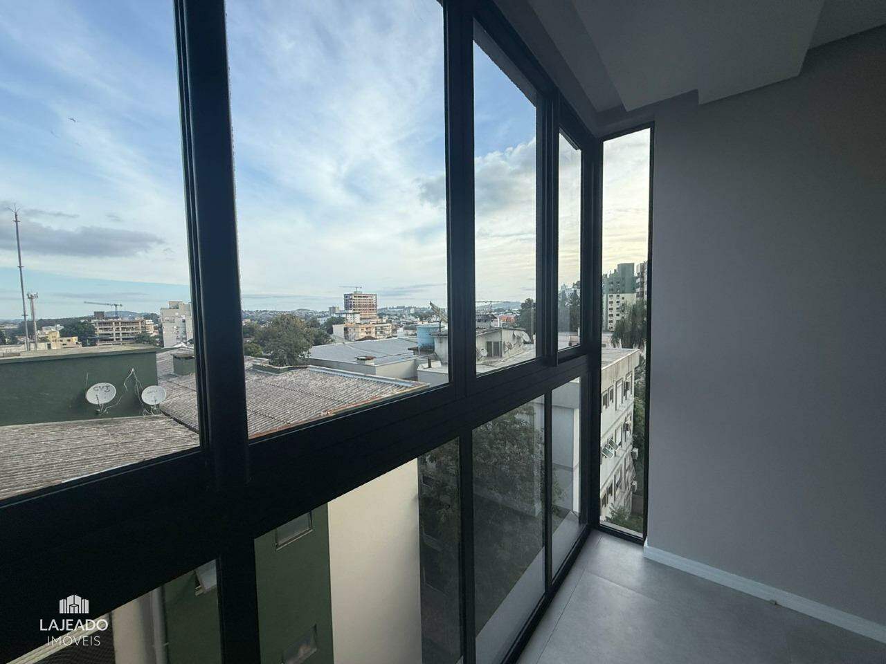 Apartamento à venda com 2 quartos, 75m² - Foto 6