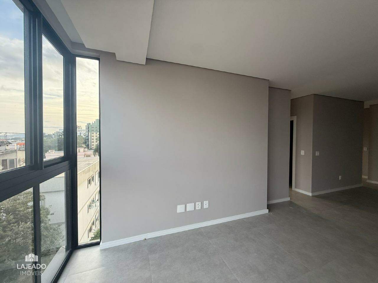 Apartamento à venda com 2 quartos, 75m² - Foto 4