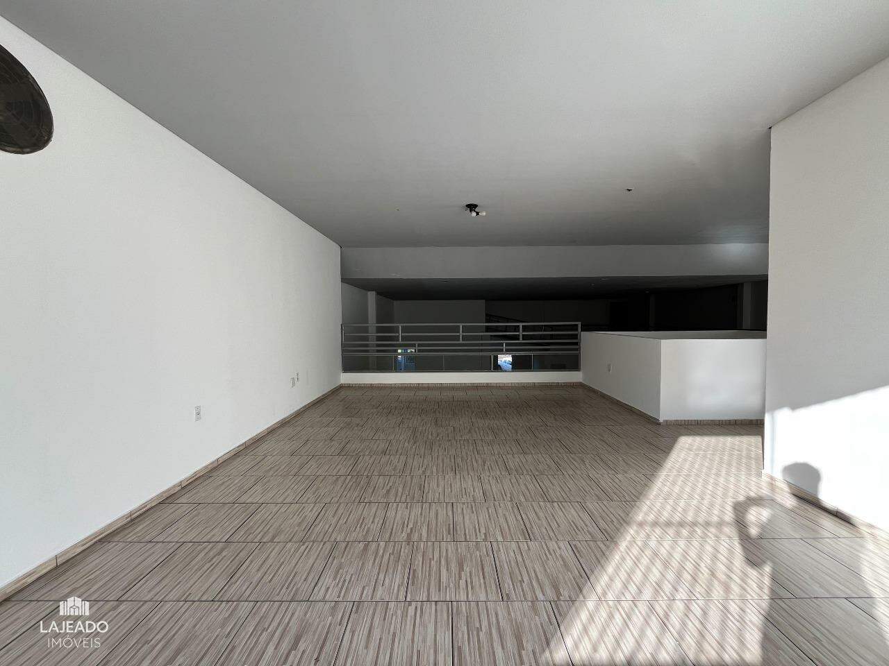 Pavilhão para aluguel no Universitário: 