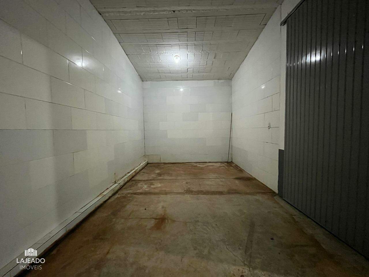 Pavilhão para aluguel no Universitário: 