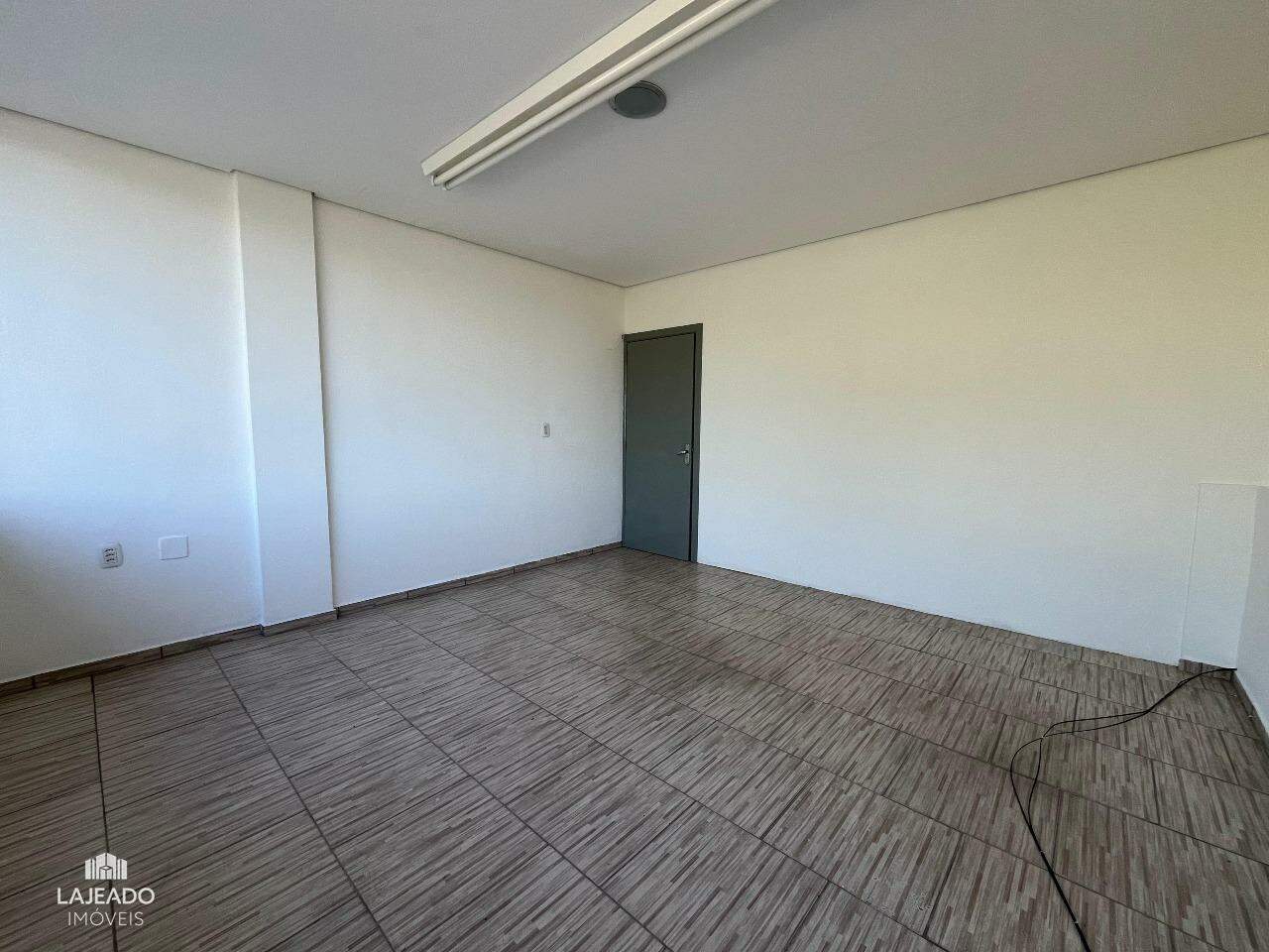 Pavilhão para aluguel no Universitário: 