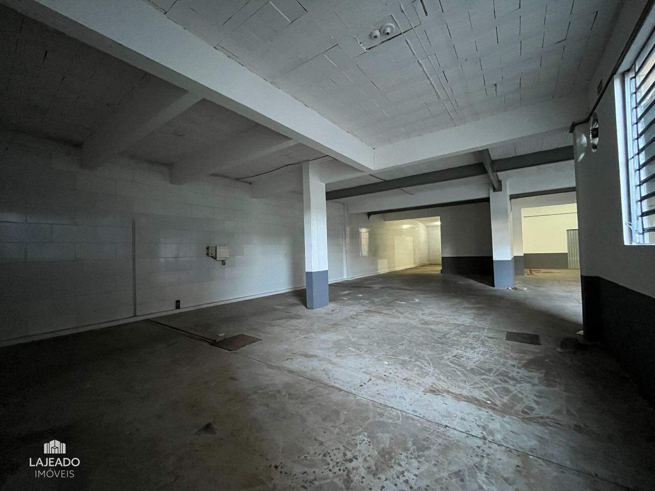 Pavilhão para aluguel no Universitário: 