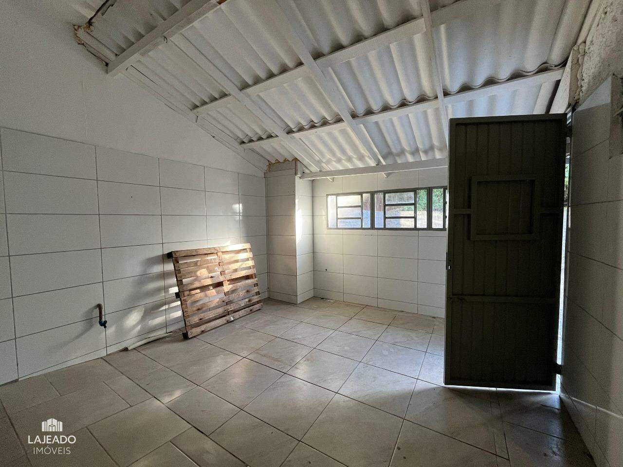 Pavilhão para aluguel no Universitário: 