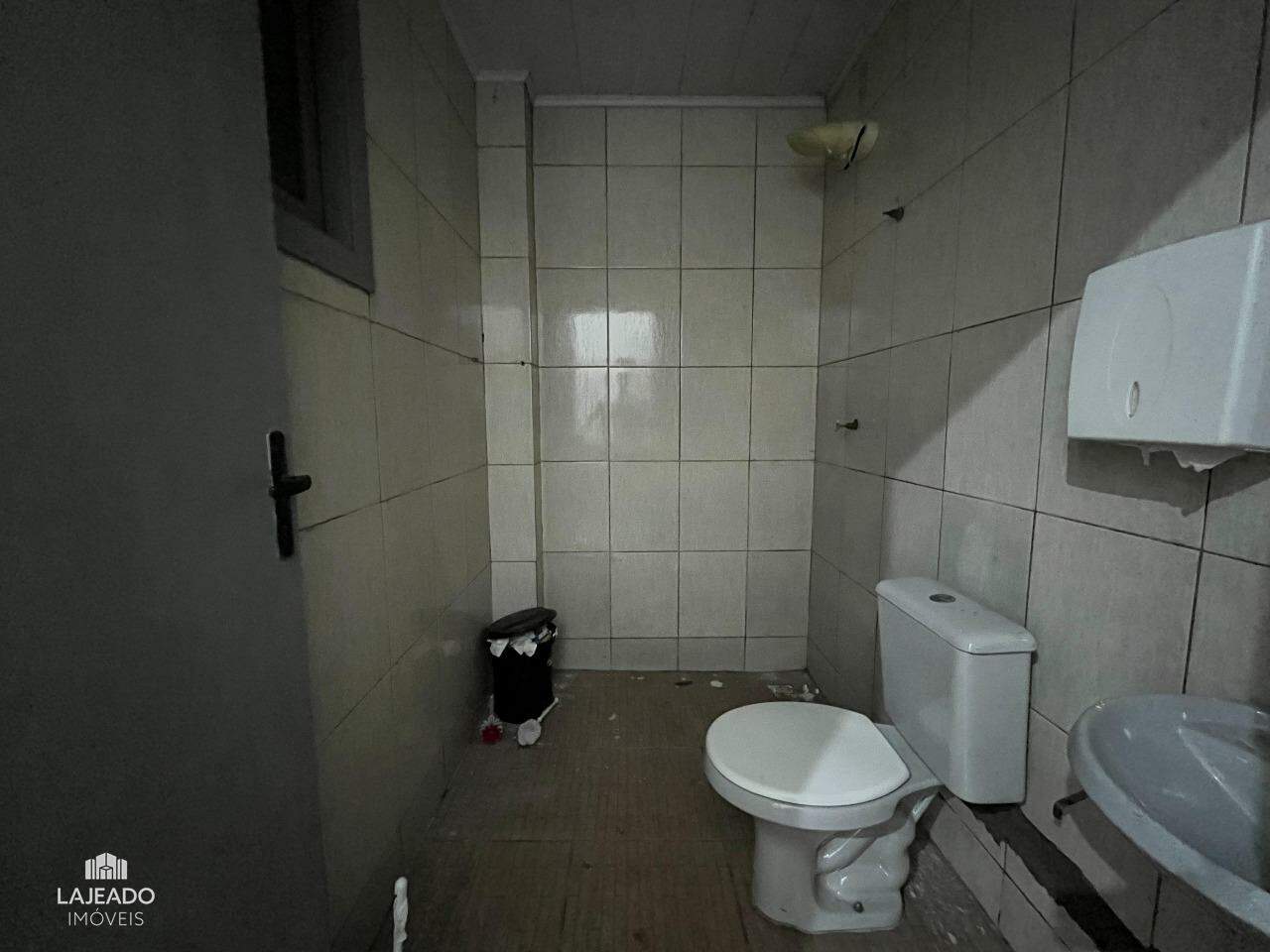 Pavilhão para aluguel no Universitário: 