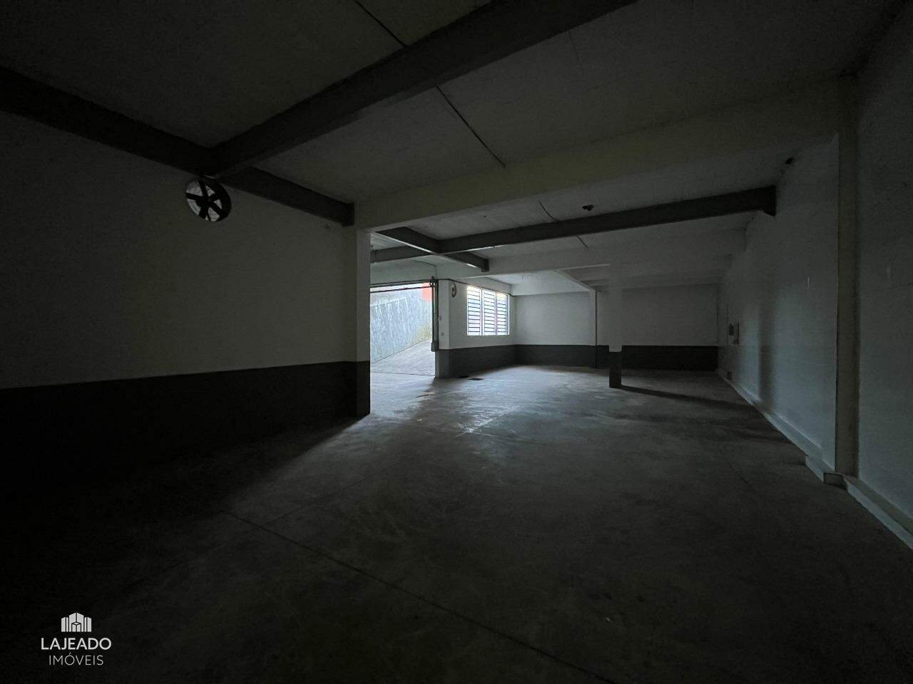 Pavilhão para aluguel no Universitário: 