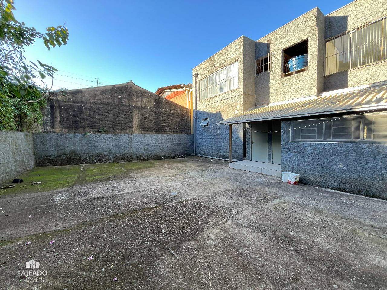 Pavilhão para aluguel no Universitário: 