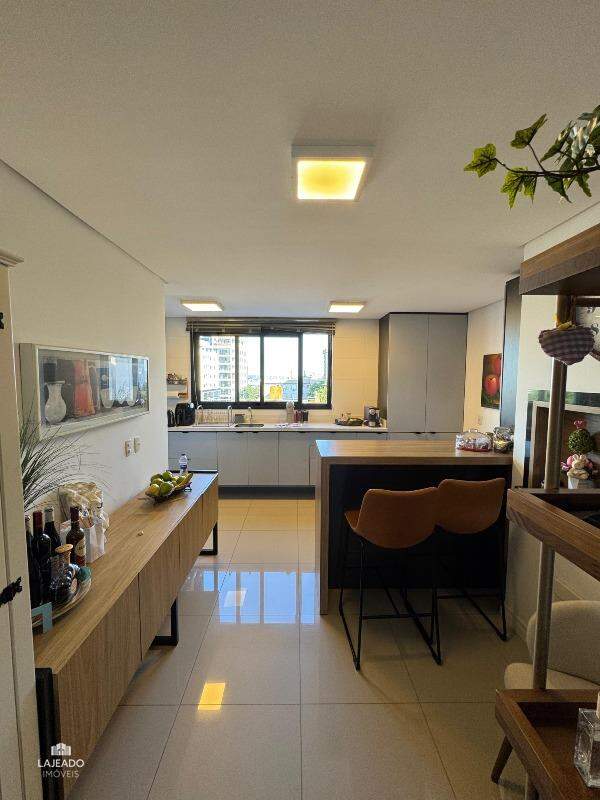 Apartamento à venda com 3 quartos, 128m² - Foto 6