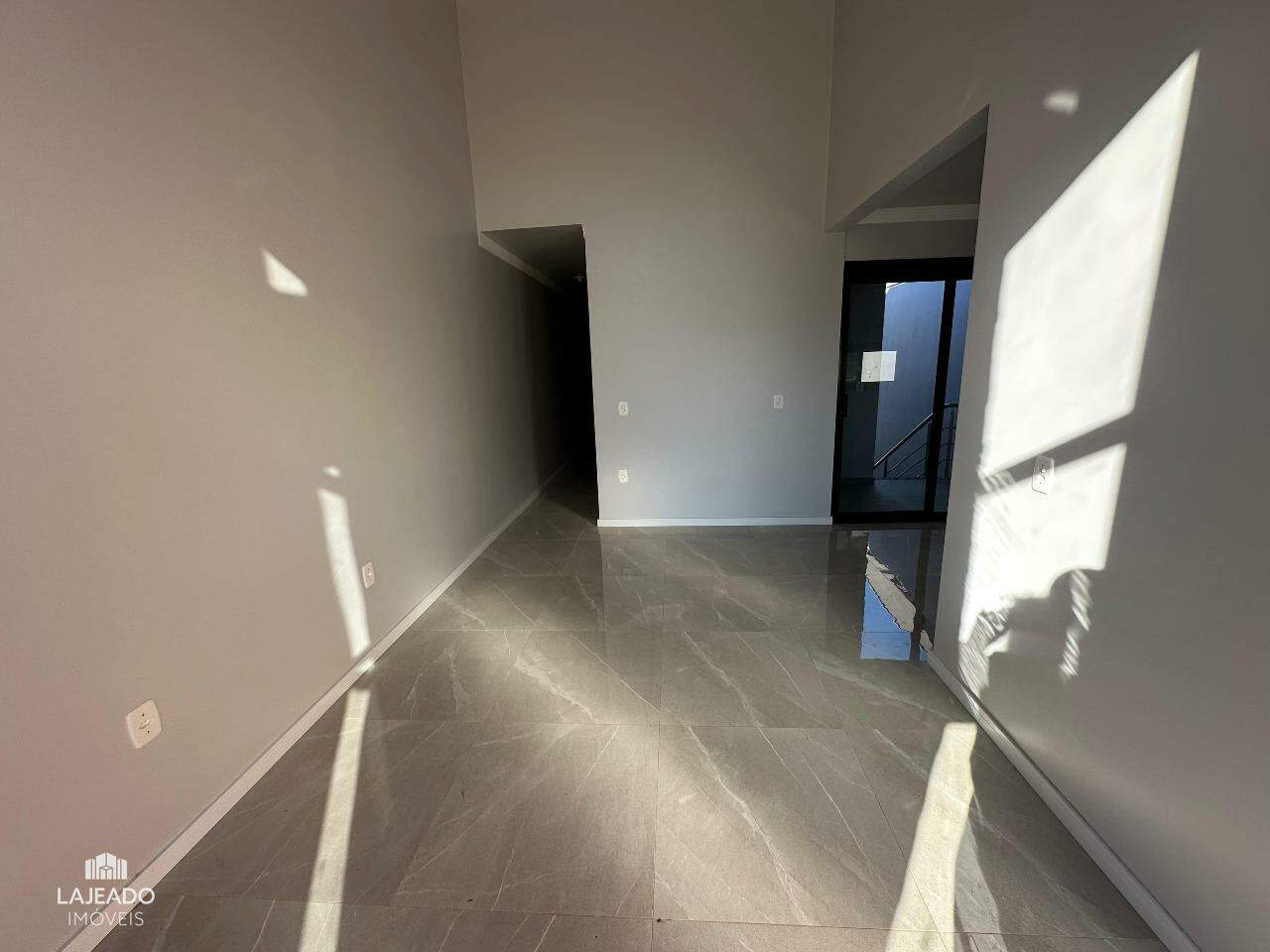 Casa à venda com 3 quartos, 92m² - Foto 6