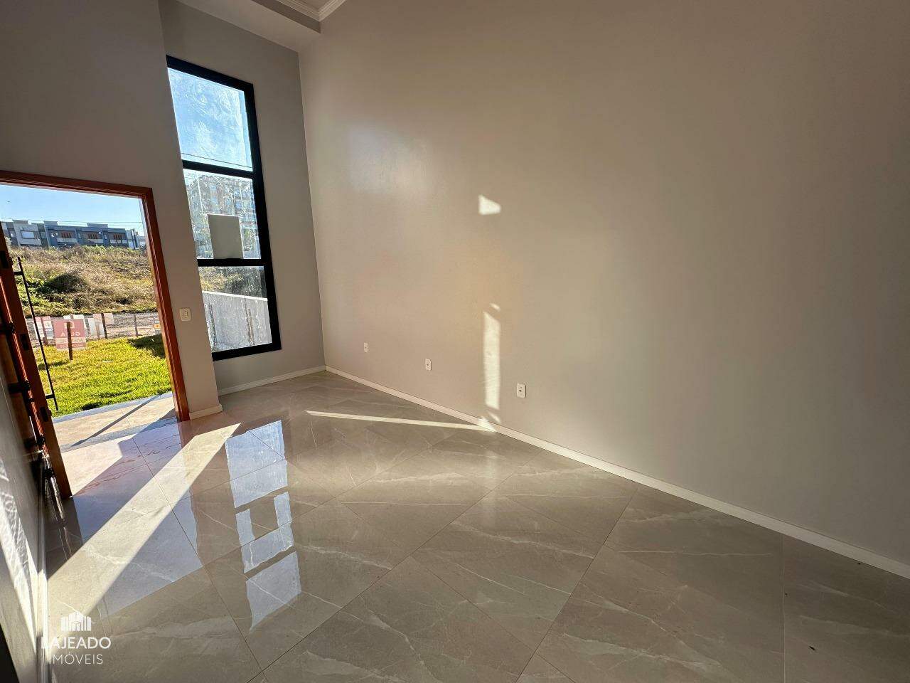 Casa à venda com 3 quartos, 92m² - Foto 3