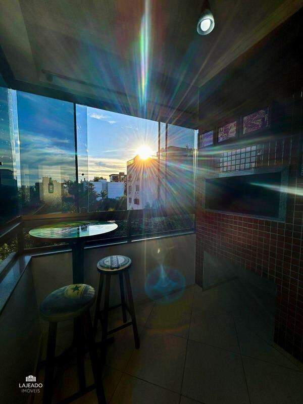 Apartamento à venda com 1 quarto, 41m² - Foto 2