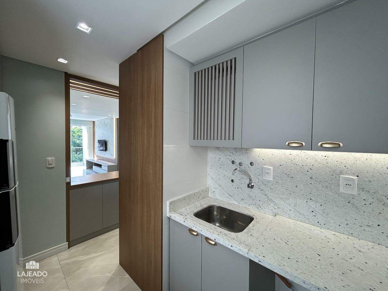 Apartamento à venda com 2 quartos, 68m² - Foto 12