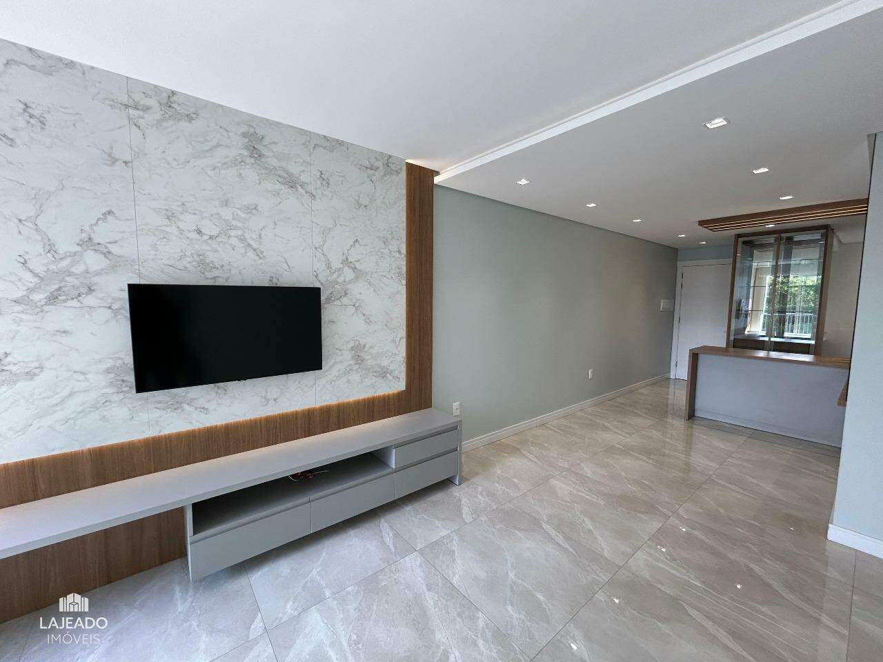 Apartamento à venda com 2 quartos, 68m² - Foto 7