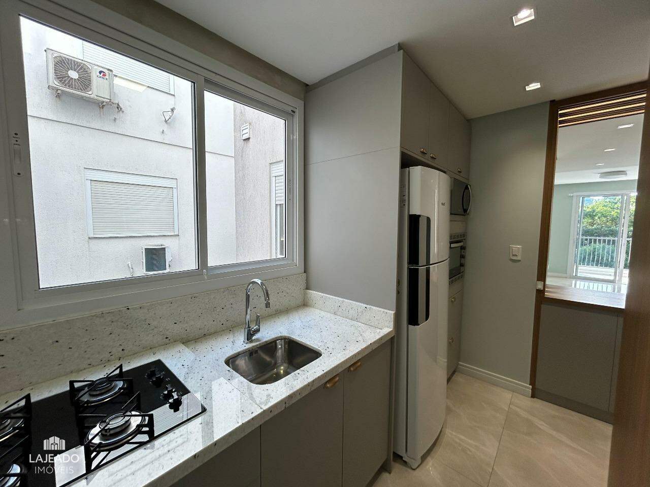 Apartamento à venda com 2 quartos, 68m² - Foto 13