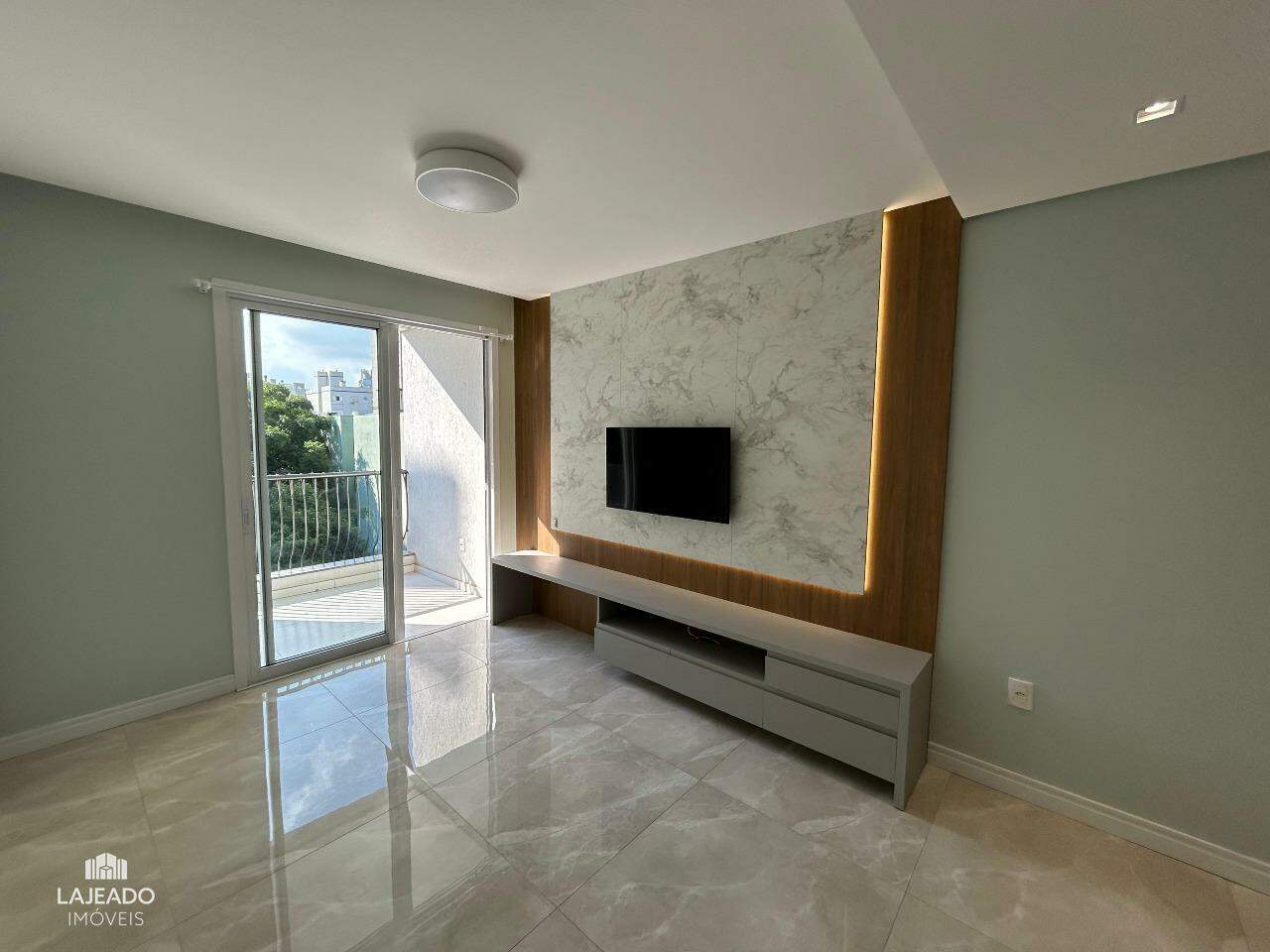 Apartamento à venda com 2 quartos, 68m² - Foto 5