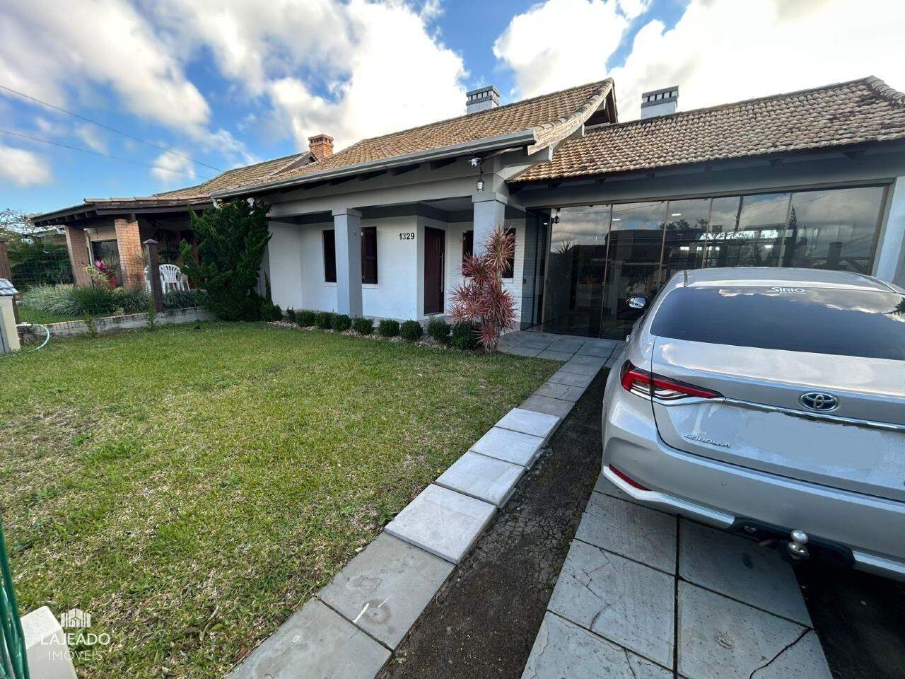 Casa à venda com 3 quartos, 146m² - Foto 2