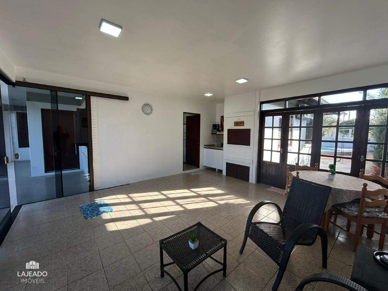 Casa à venda com 3 quartos, 146m² - Foto 9