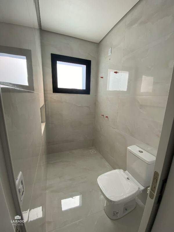 Casa à venda com 3 quartos, 190m² - Foto 19
