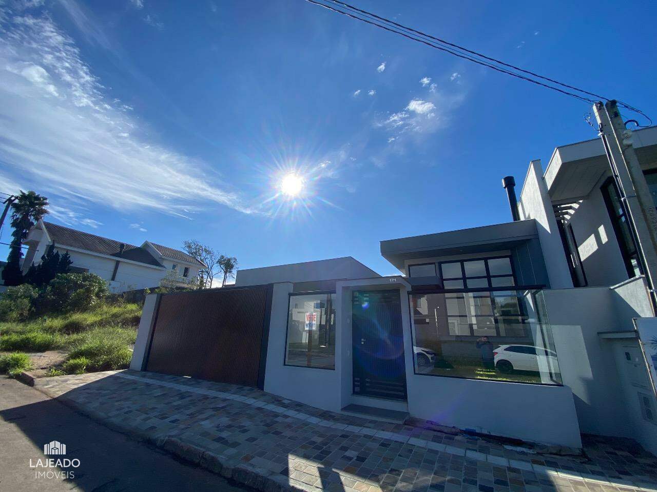 Casa à venda com 3 quartos, 190m² - Foto 2