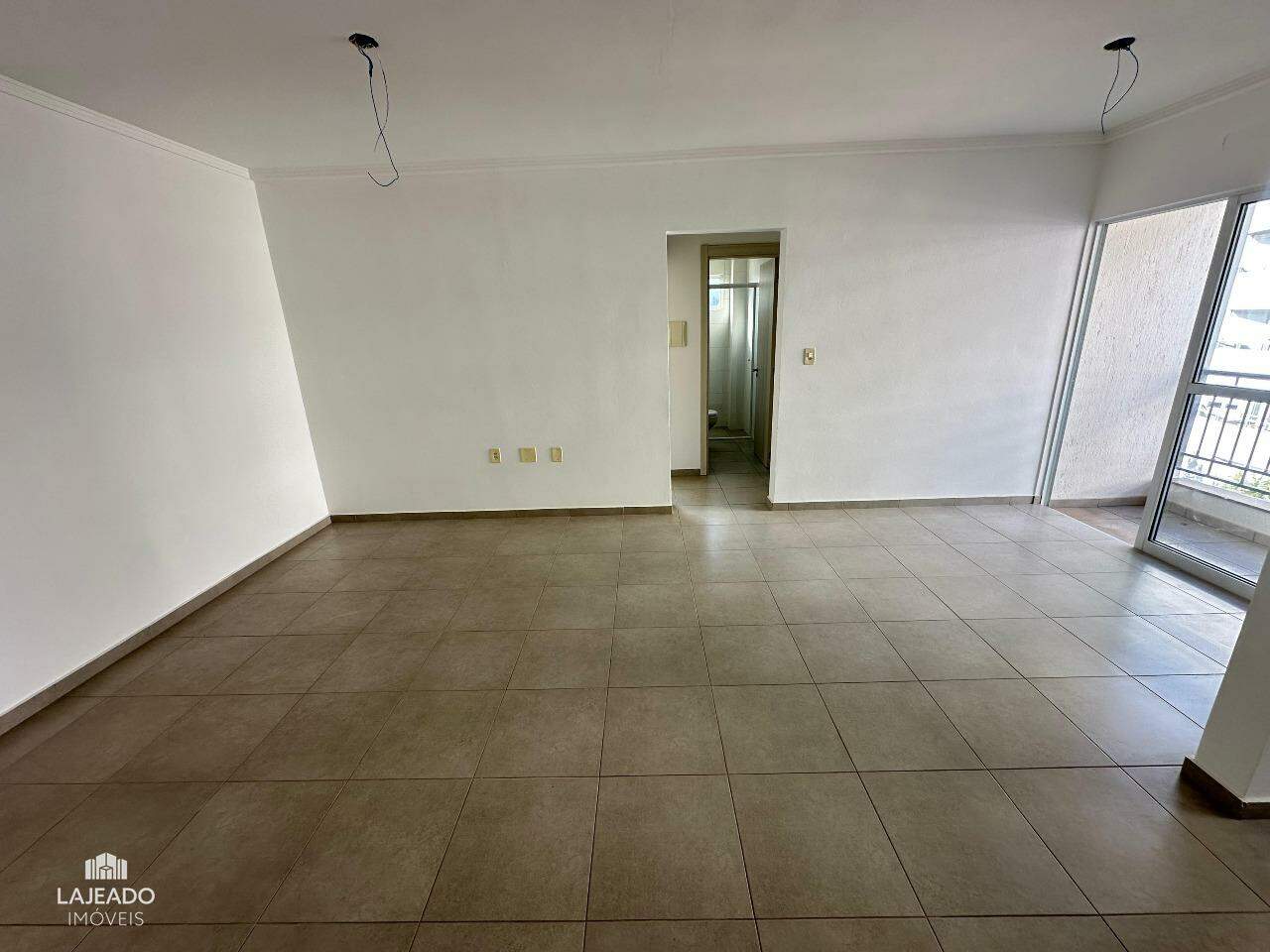 Apartamento à venda com 2 quartos, 57m² - Foto 3