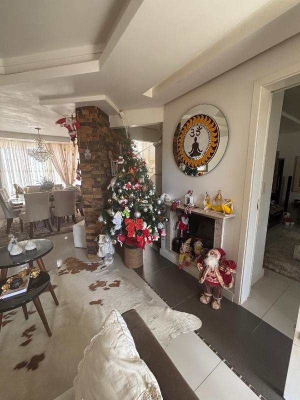 Casa, 3 quartos, 262 m² - Foto 3