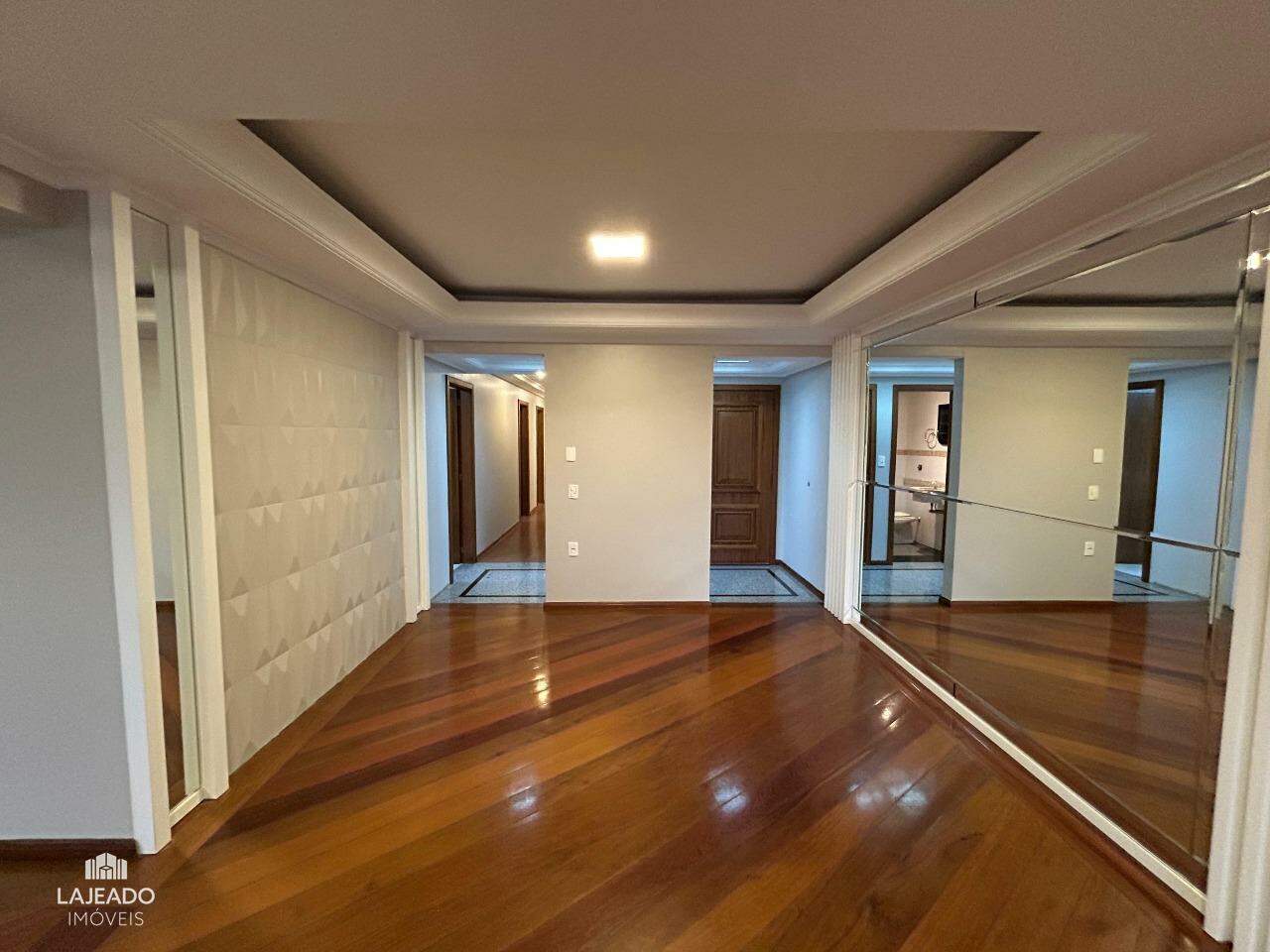 Apartamento à venda com 3 quartos, 190m² - Foto 5