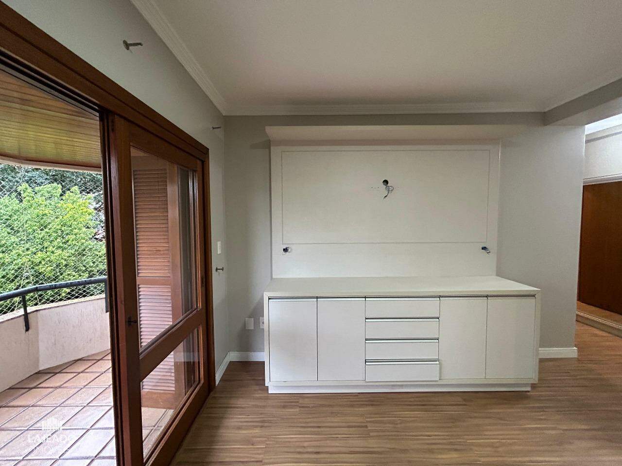 Apartamento à venda com 3 quartos, 190m² - Foto 20