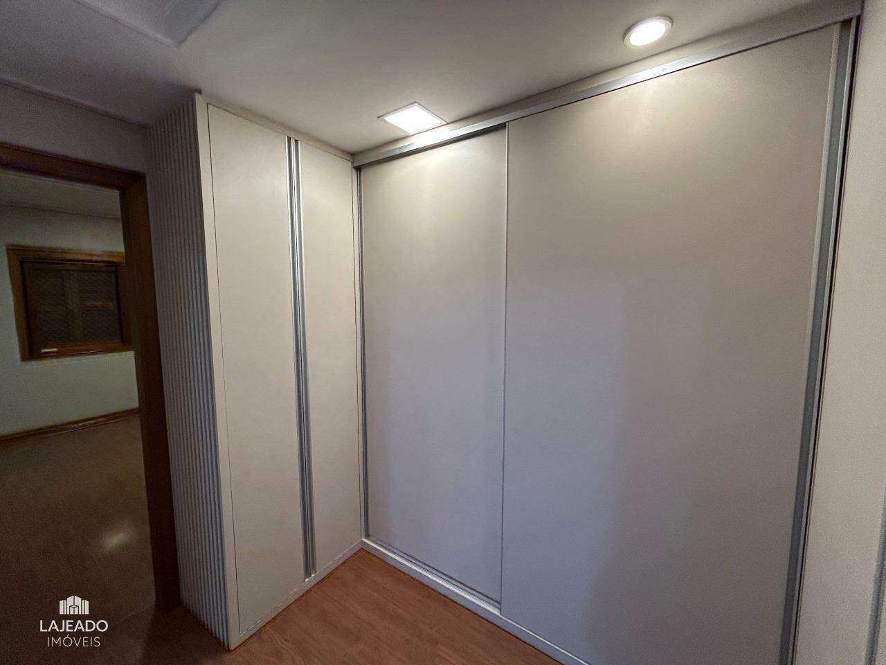 Apartamento à venda com 3 quartos, 190m² - Foto 18