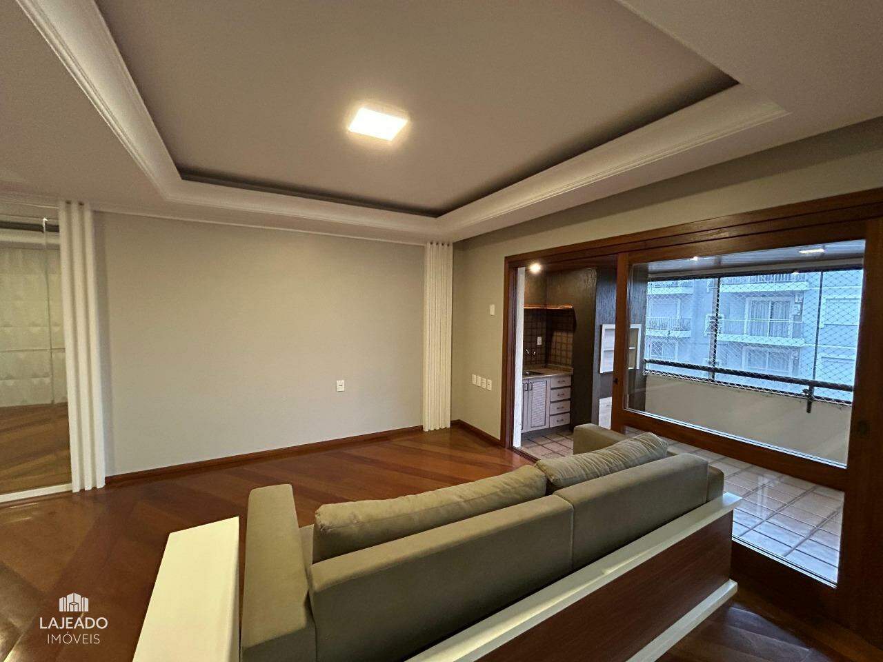 Apartamento à venda com 3 quartos, 190m² - Foto 1