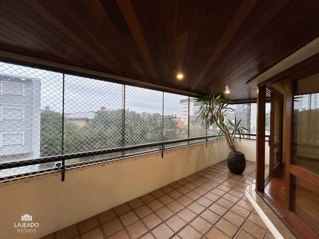 Apartamento à venda com 3 quartos, 190m² - Foto 7