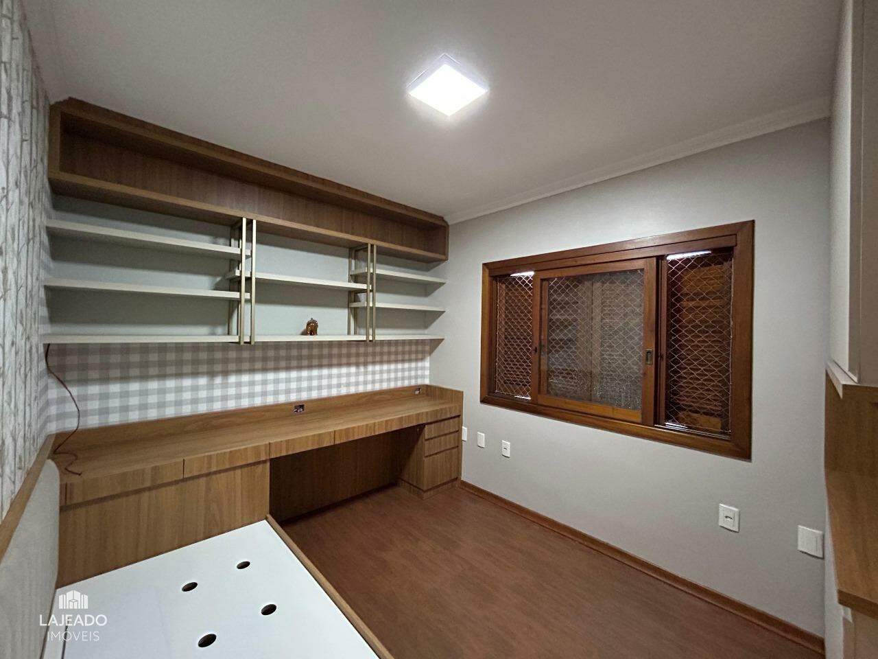Apartamento à venda com 3 quartos, 190m² - Foto 14