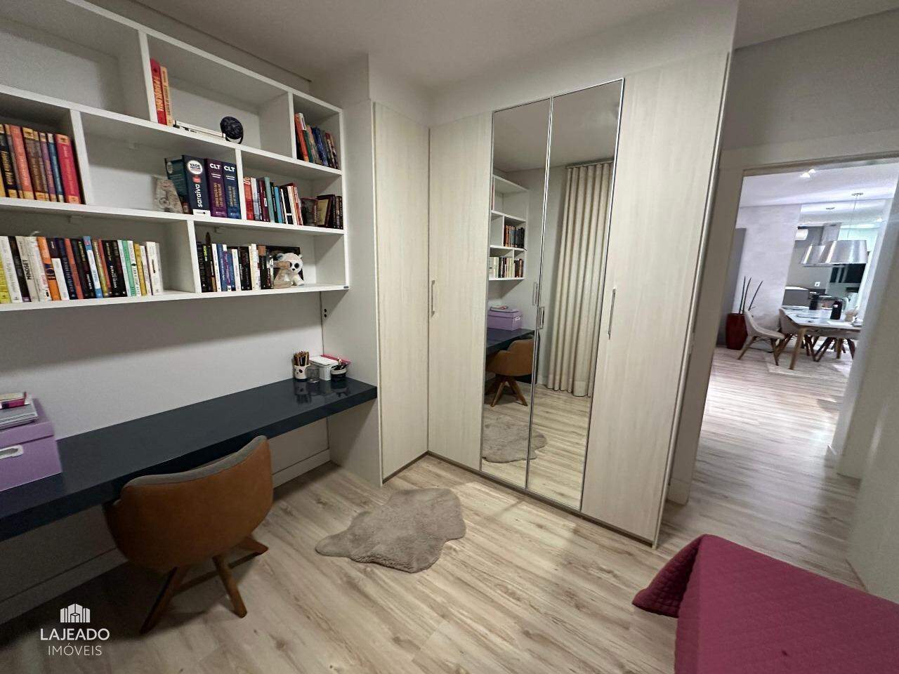 Apartamento à venda com 2 quartos, 72m² - Foto 9