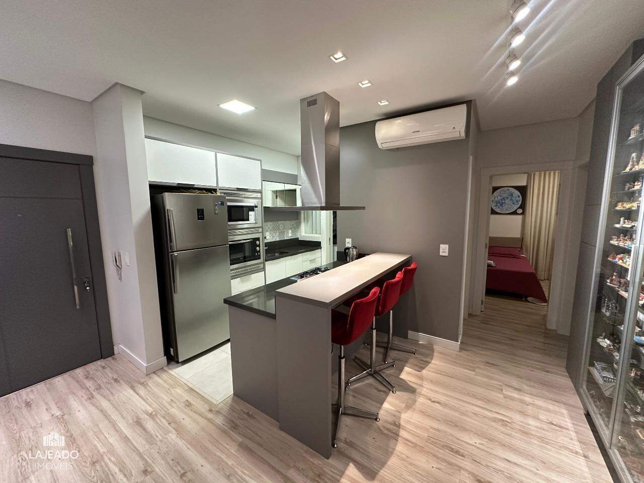 Apartamento à venda com 2 quartos, 72m² - Foto 1