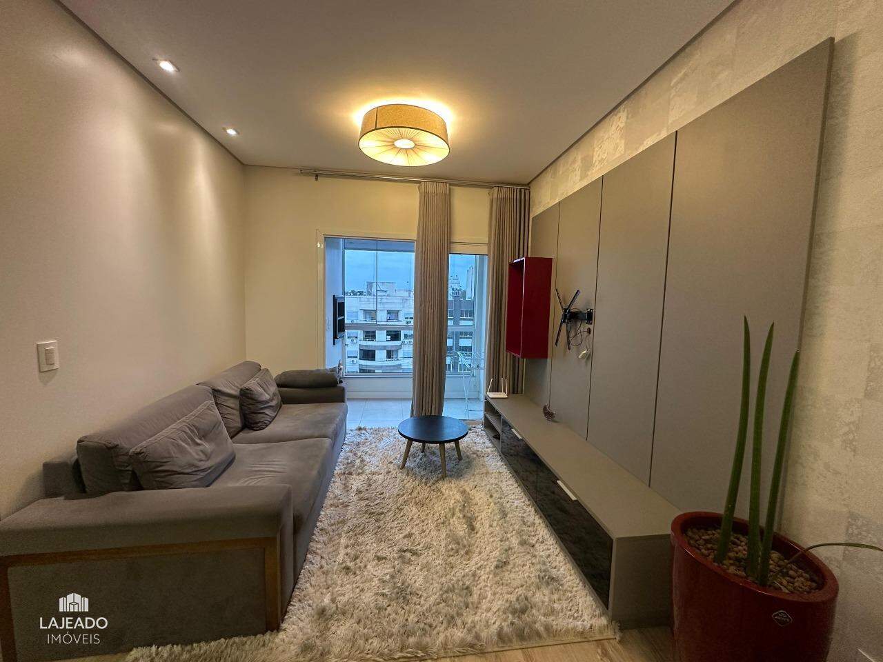 Apartamento à venda com 2 quartos, 72m² - Foto 4