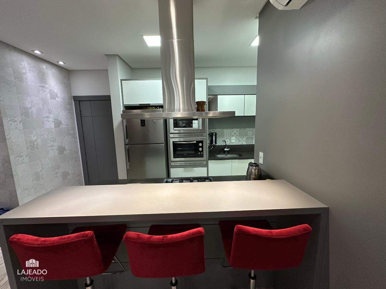Apartamento à venda com 2 quartos, 72m² - Foto 11