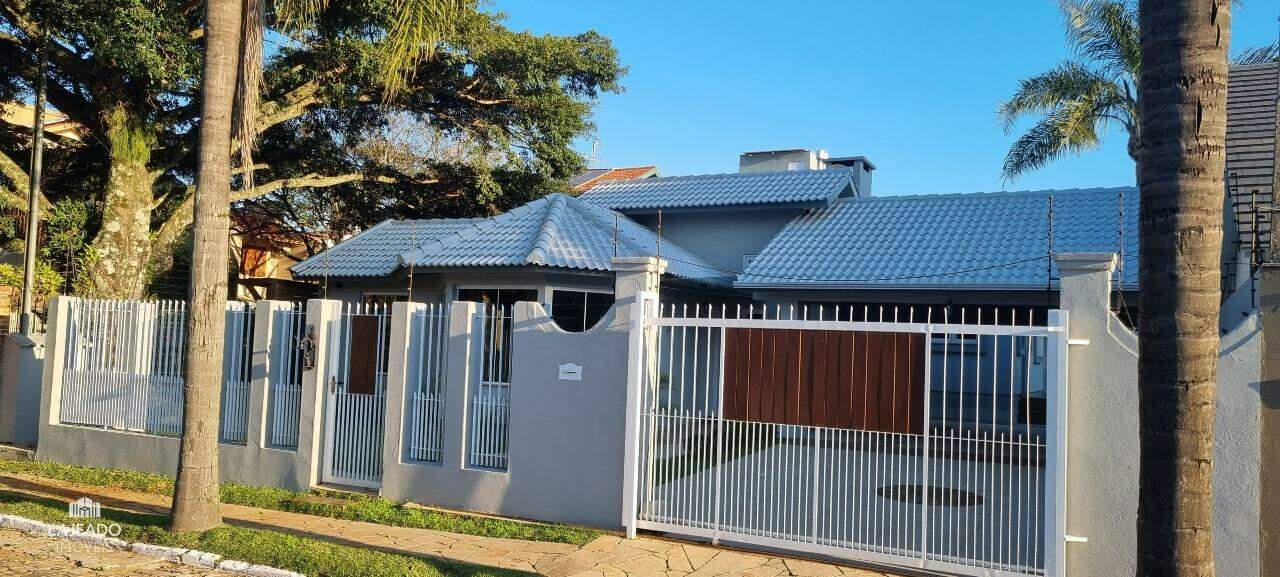 Casa, 3 quartos, 222 m² - Foto 1