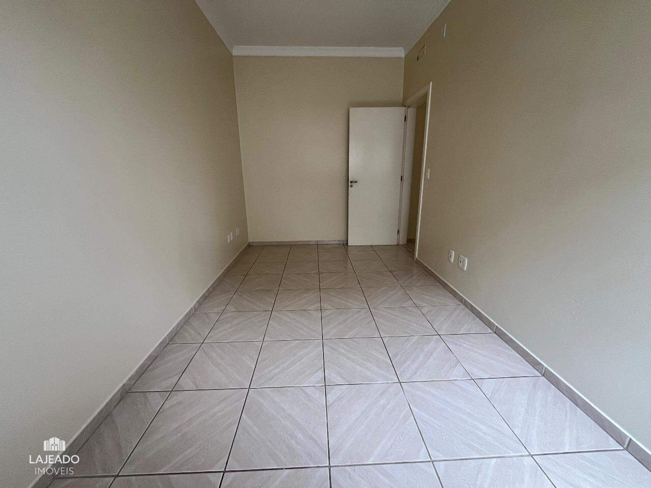 Apartamento para aluguel no Florestal: 