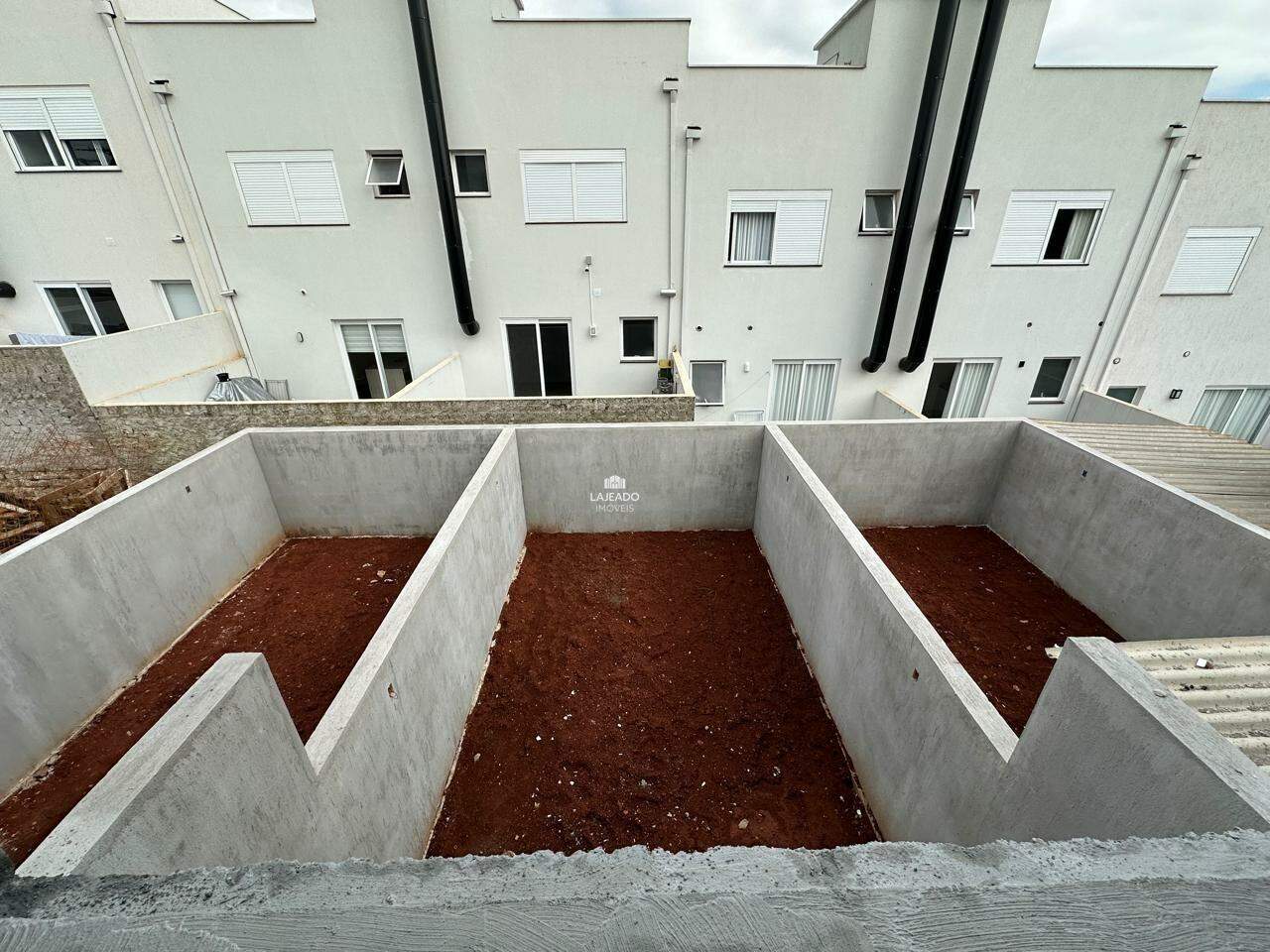 Sobrado à venda no Jardim Botânico: 