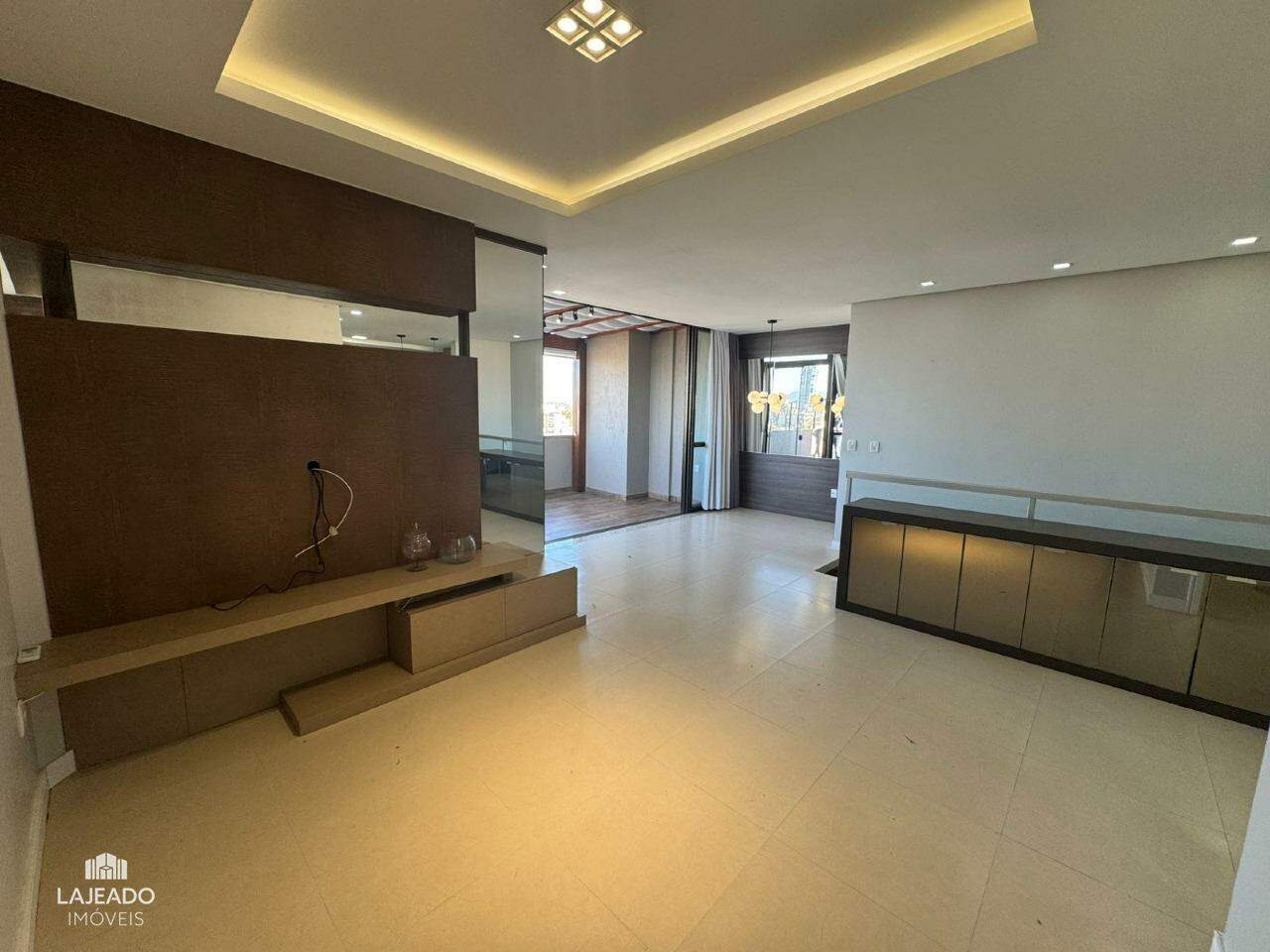 Cobertura, 3 quartos, 193 m² - Foto 2